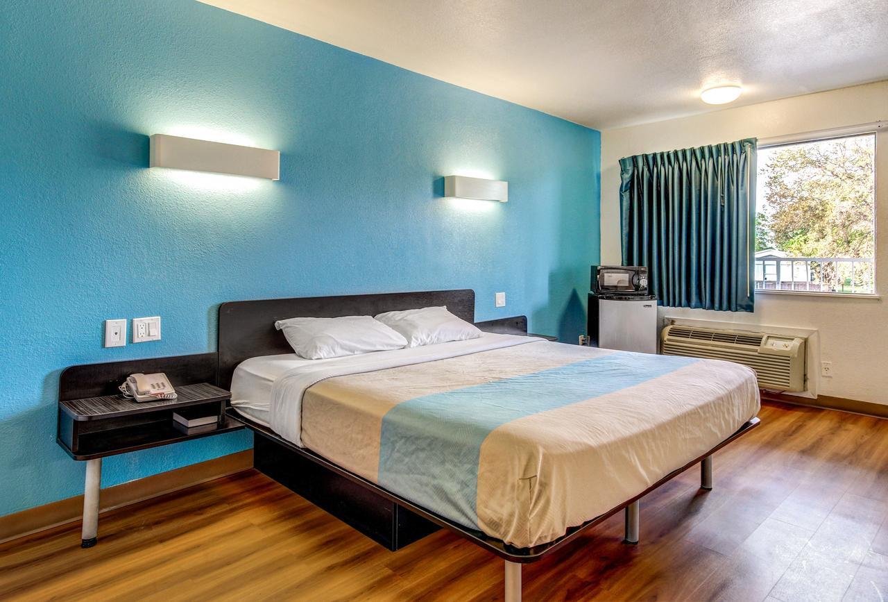 Motel 6 Waco - Lacy Lakeview Bellmead Eksteriør bilde