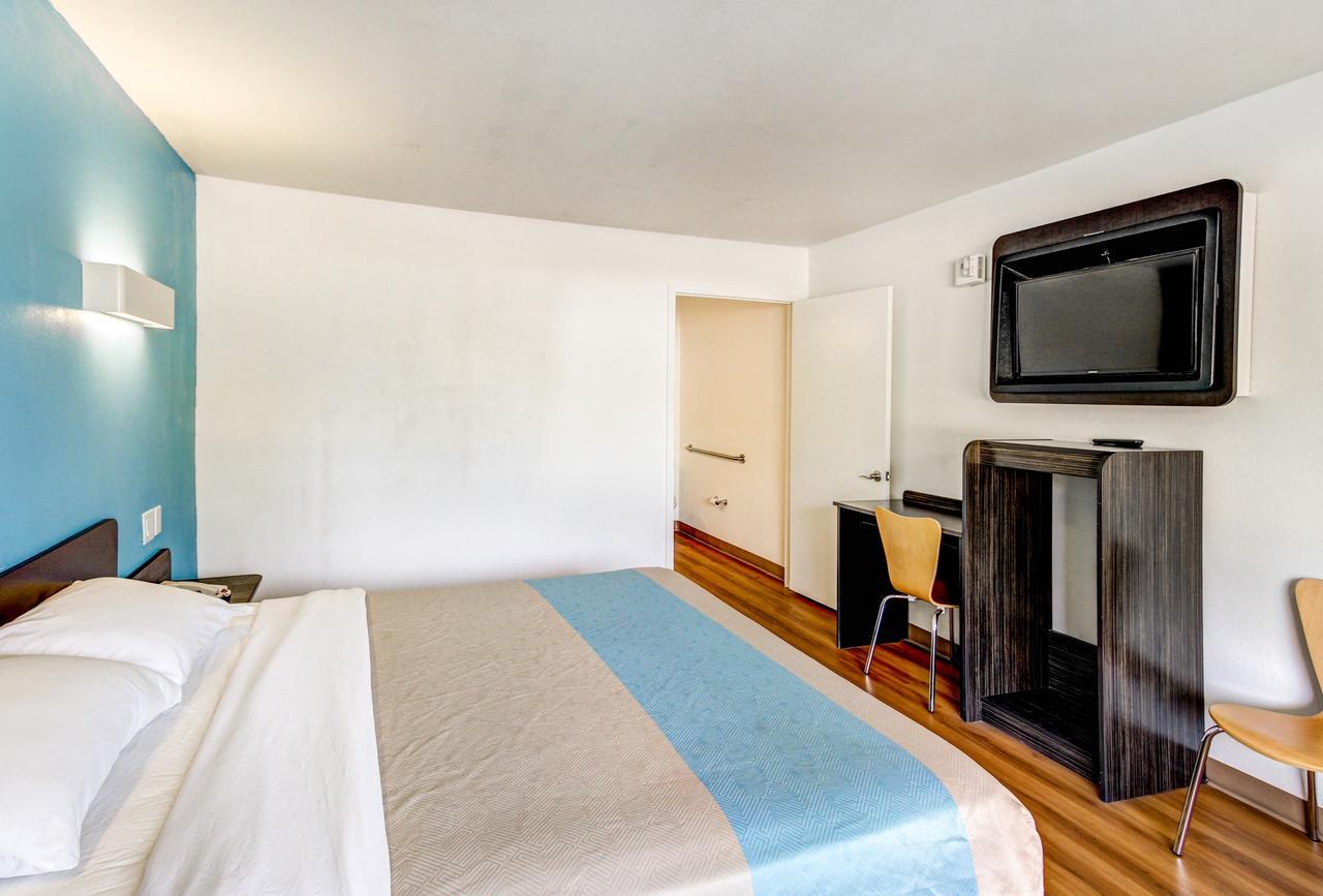 Motel 6 Waco - Lacy Lakeview Bellmead Eksteriør bilde